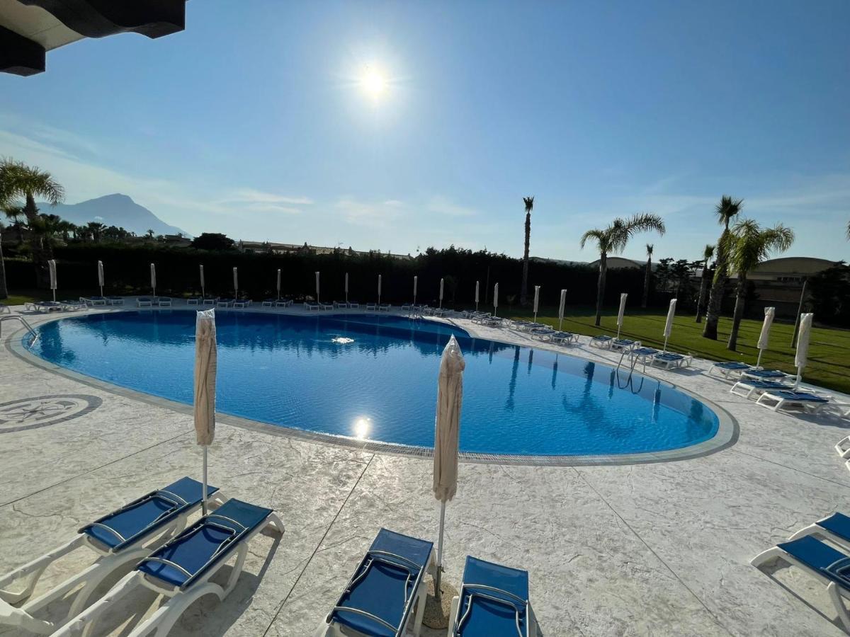 Residence Hydria Campofelice Di Roccella Bagian luar foto