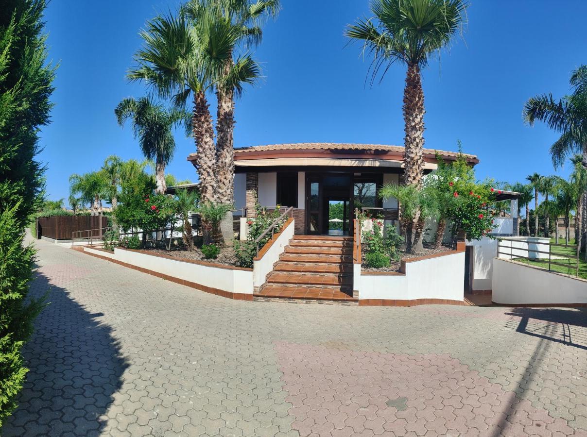 Residence Hydria Campofelice Di Roccella Bagian luar foto