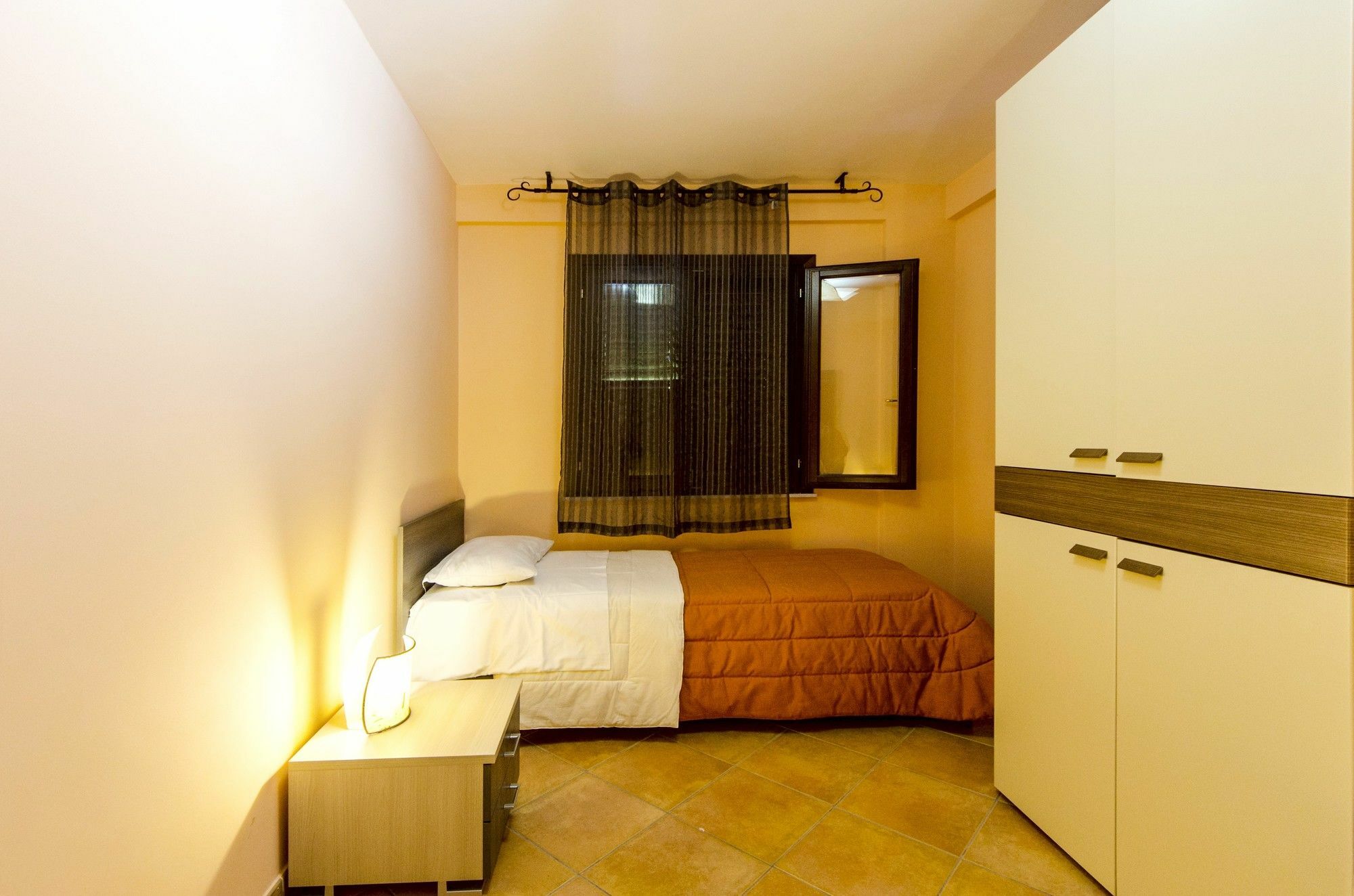 Residence Hydria Campofelice Di Roccella Bagian luar foto