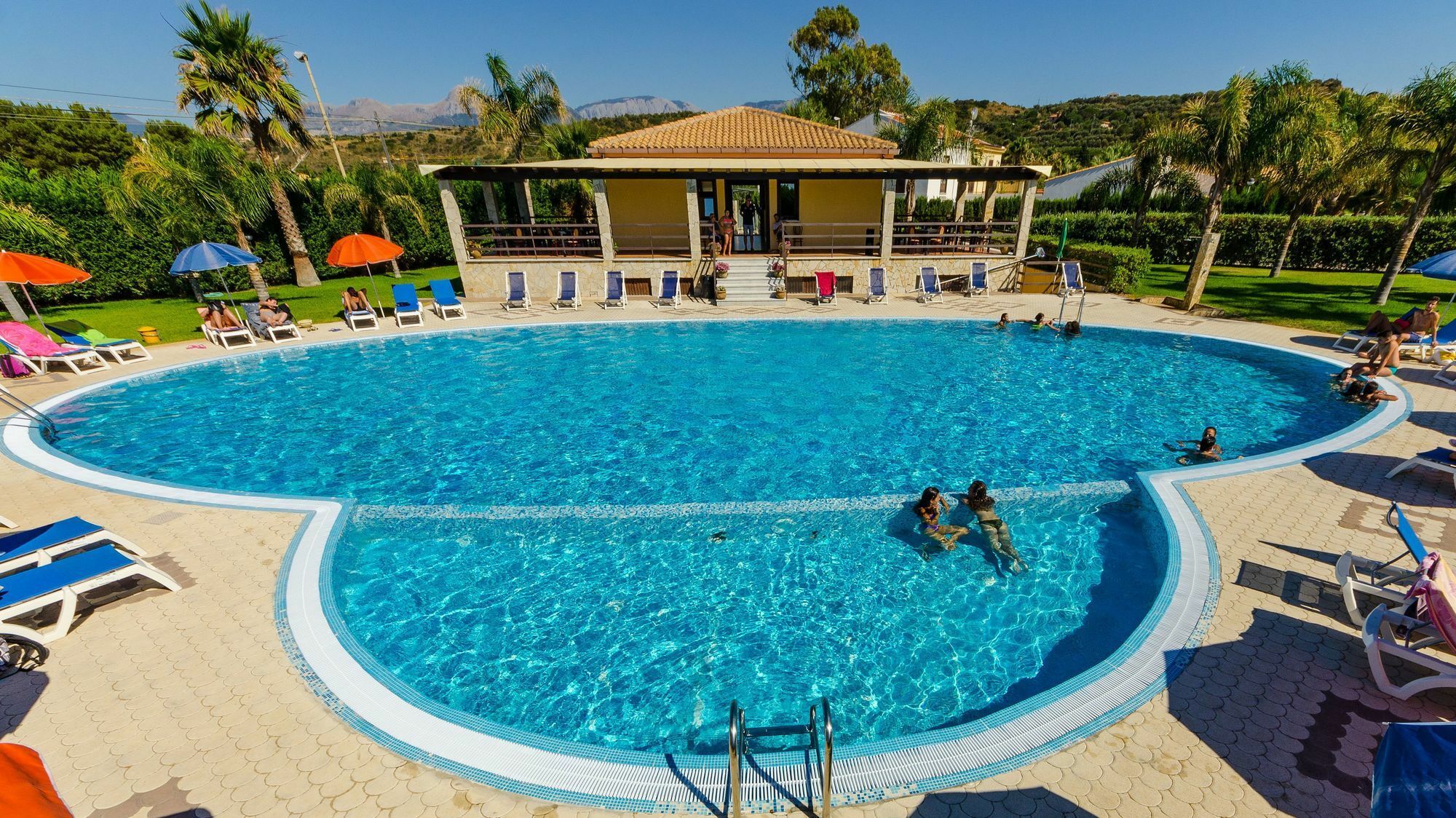 Residence Hydria Campofelice Di Roccella Bagian luar foto