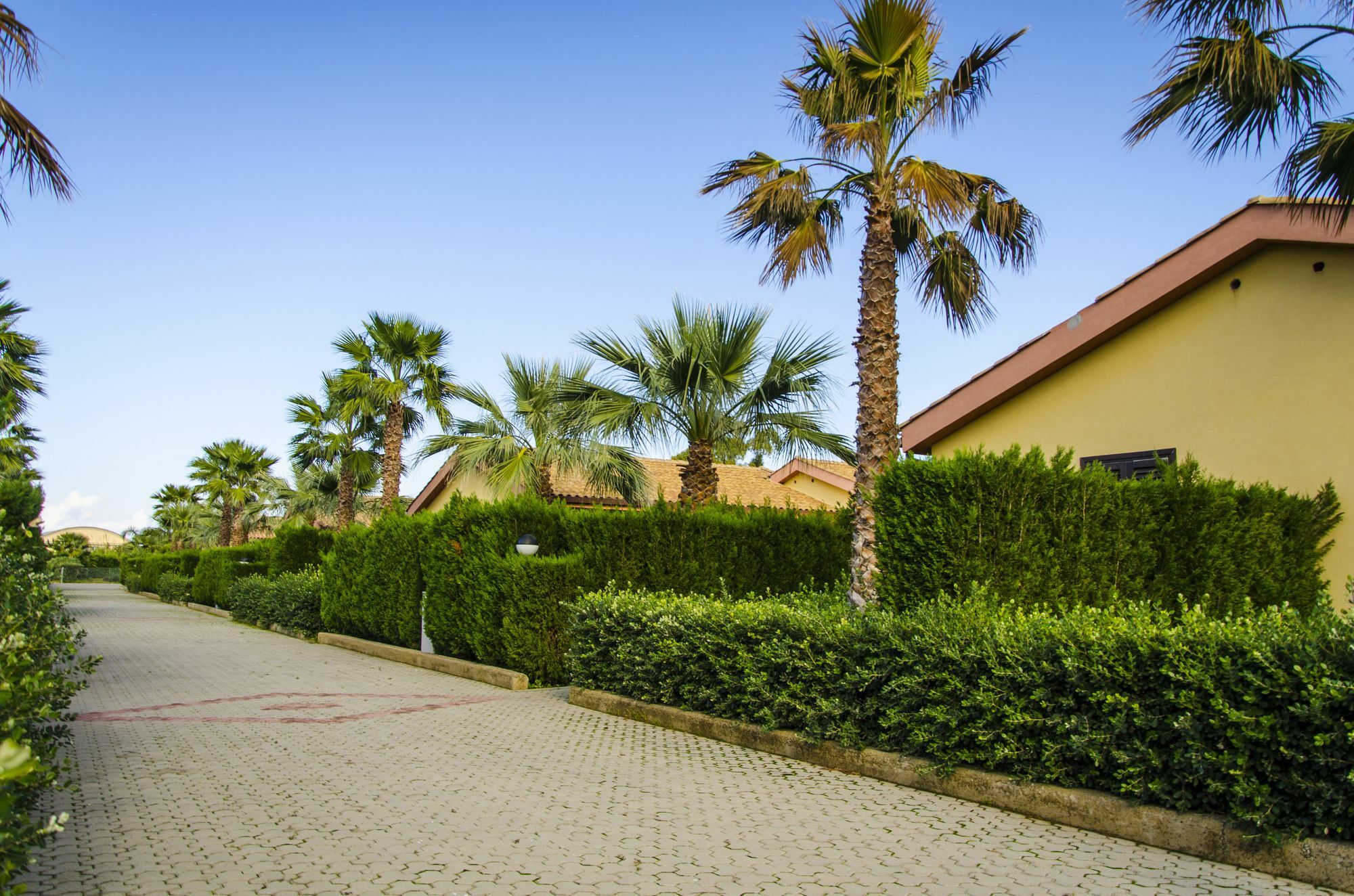 Residence Hydria Campofelice Di Roccella Bagian luar foto