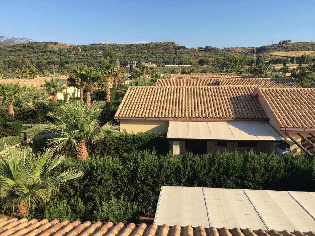 Residence Hydria Campofelice Di Roccella Bagian luar foto