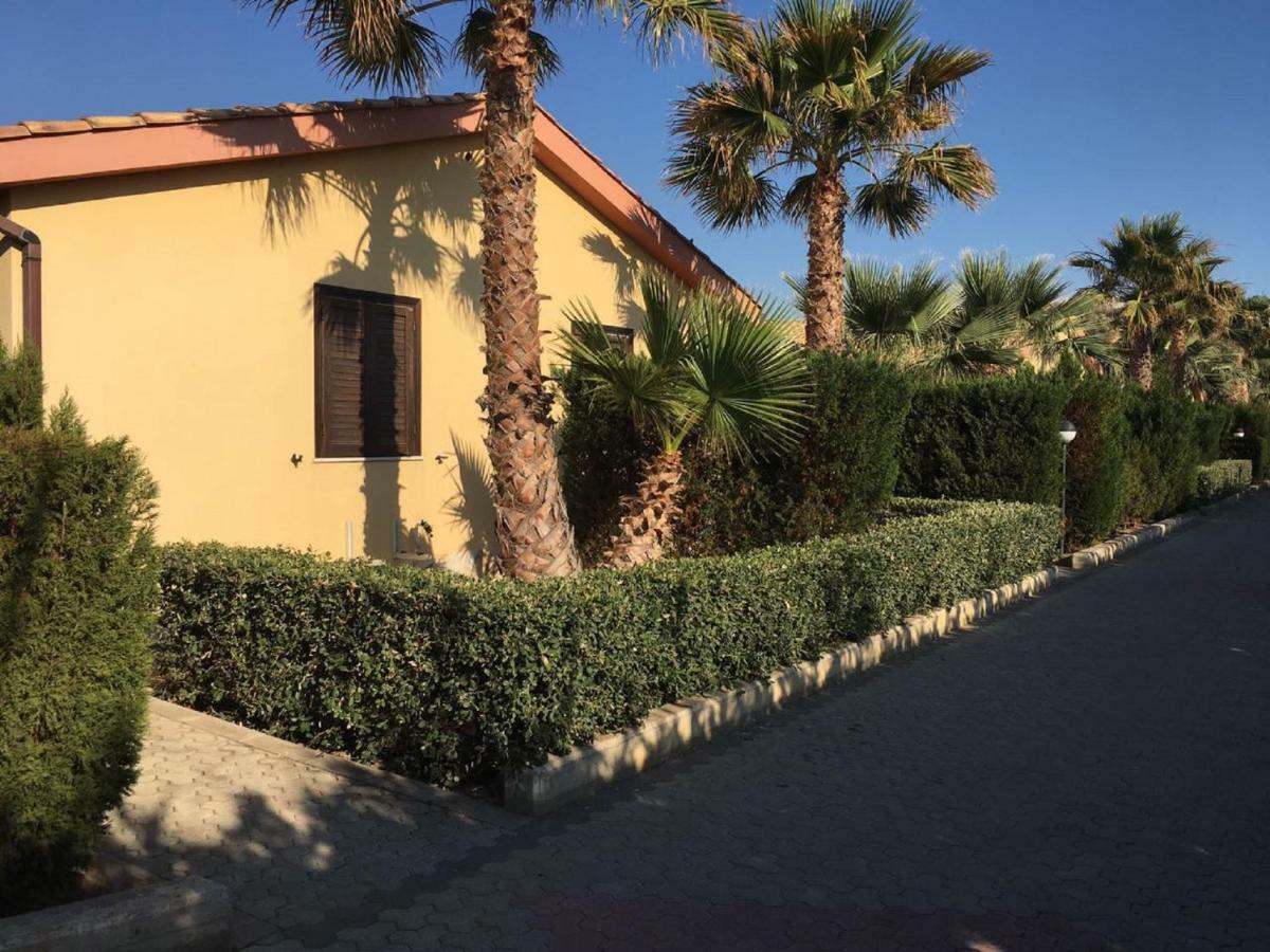 Residence Hydria Campofelice Di Roccella Bagian luar foto
